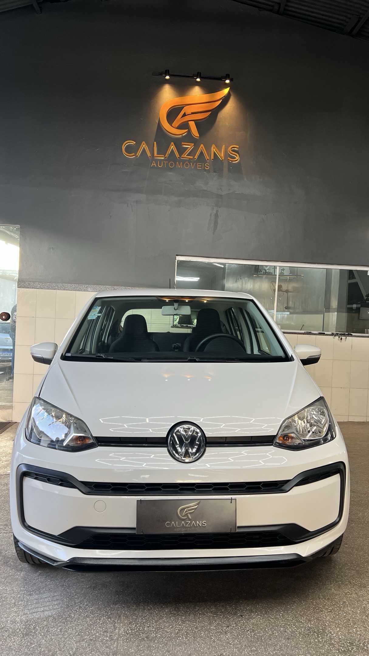 VOLKSWAGEN UP 6