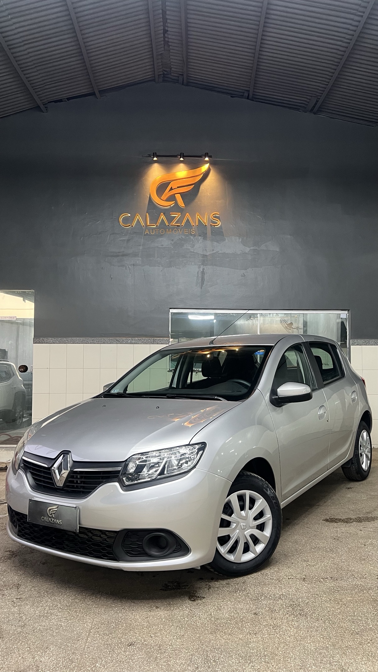 RENAULT SANDERO 1