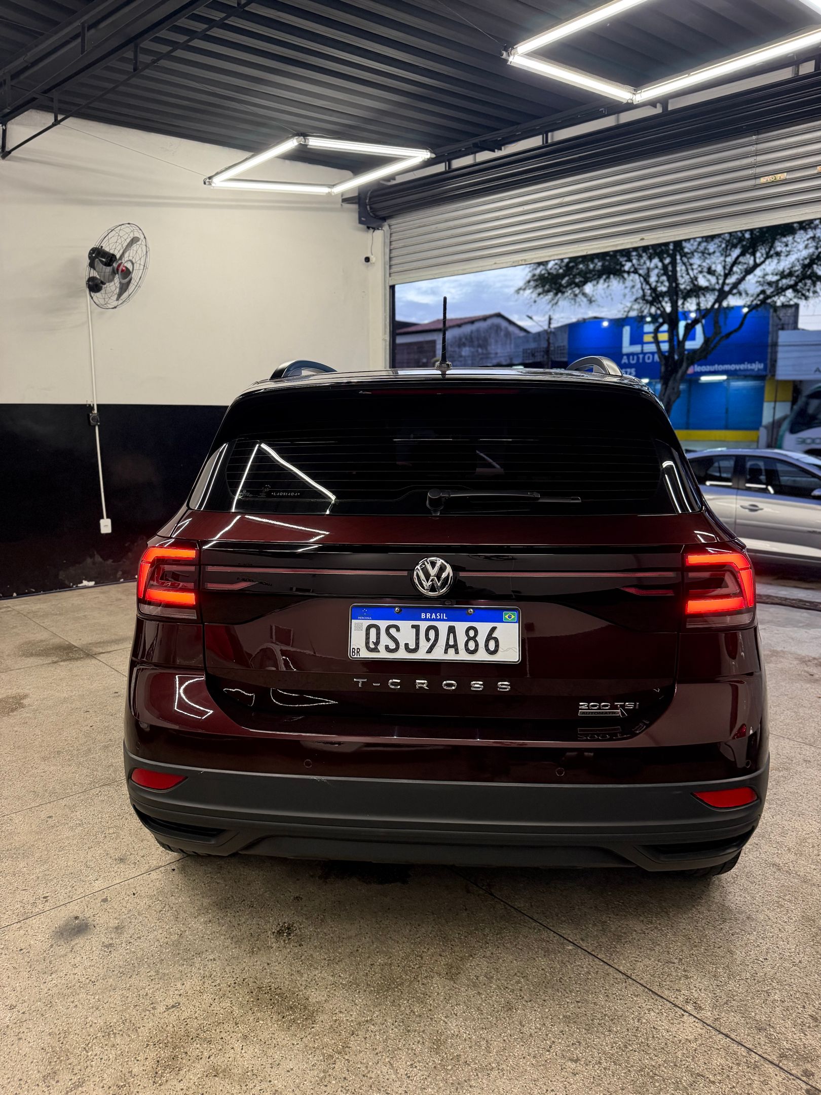 VOLKSWAGEN T 6