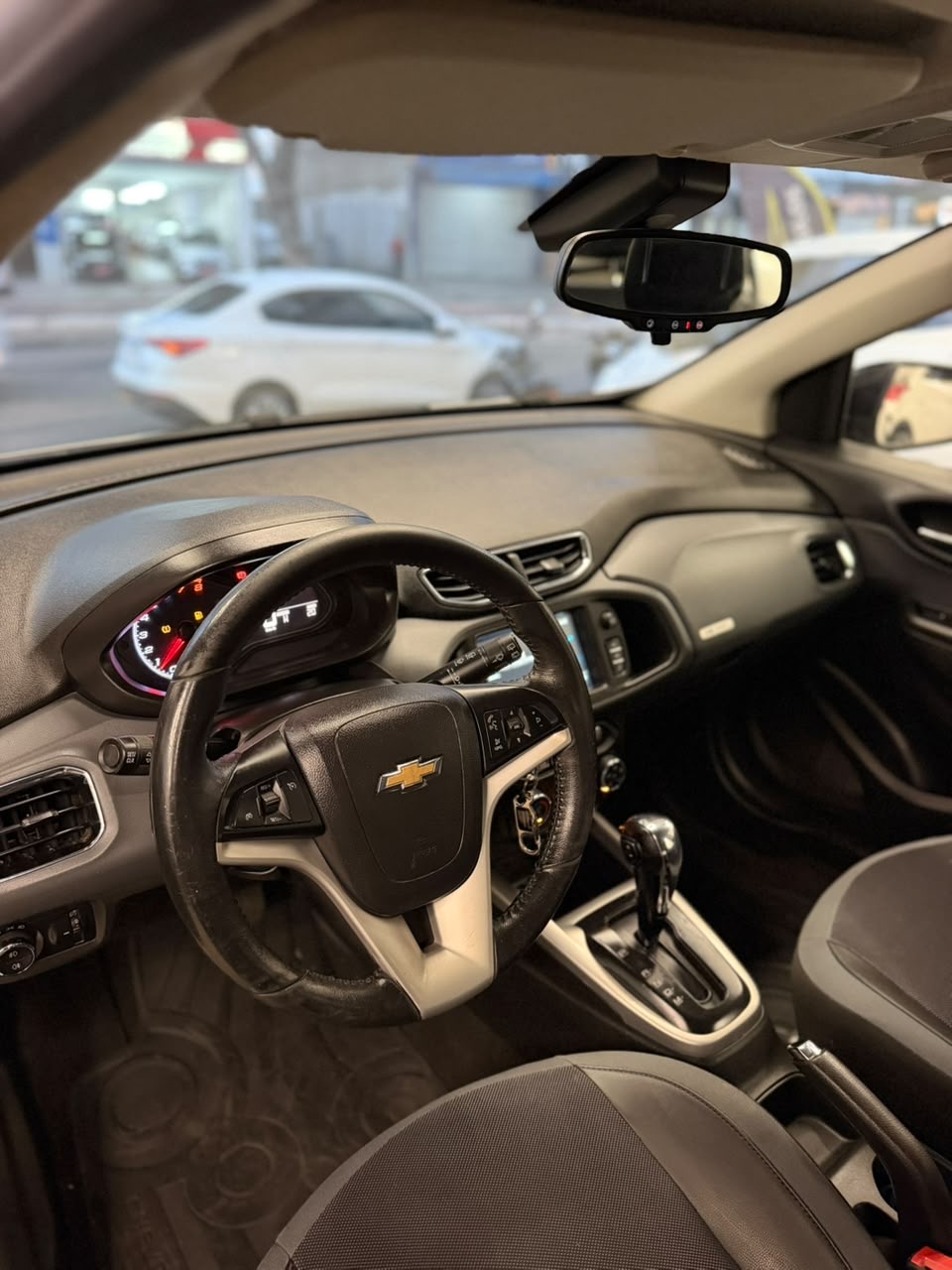 CHEVROLET ONIX 4