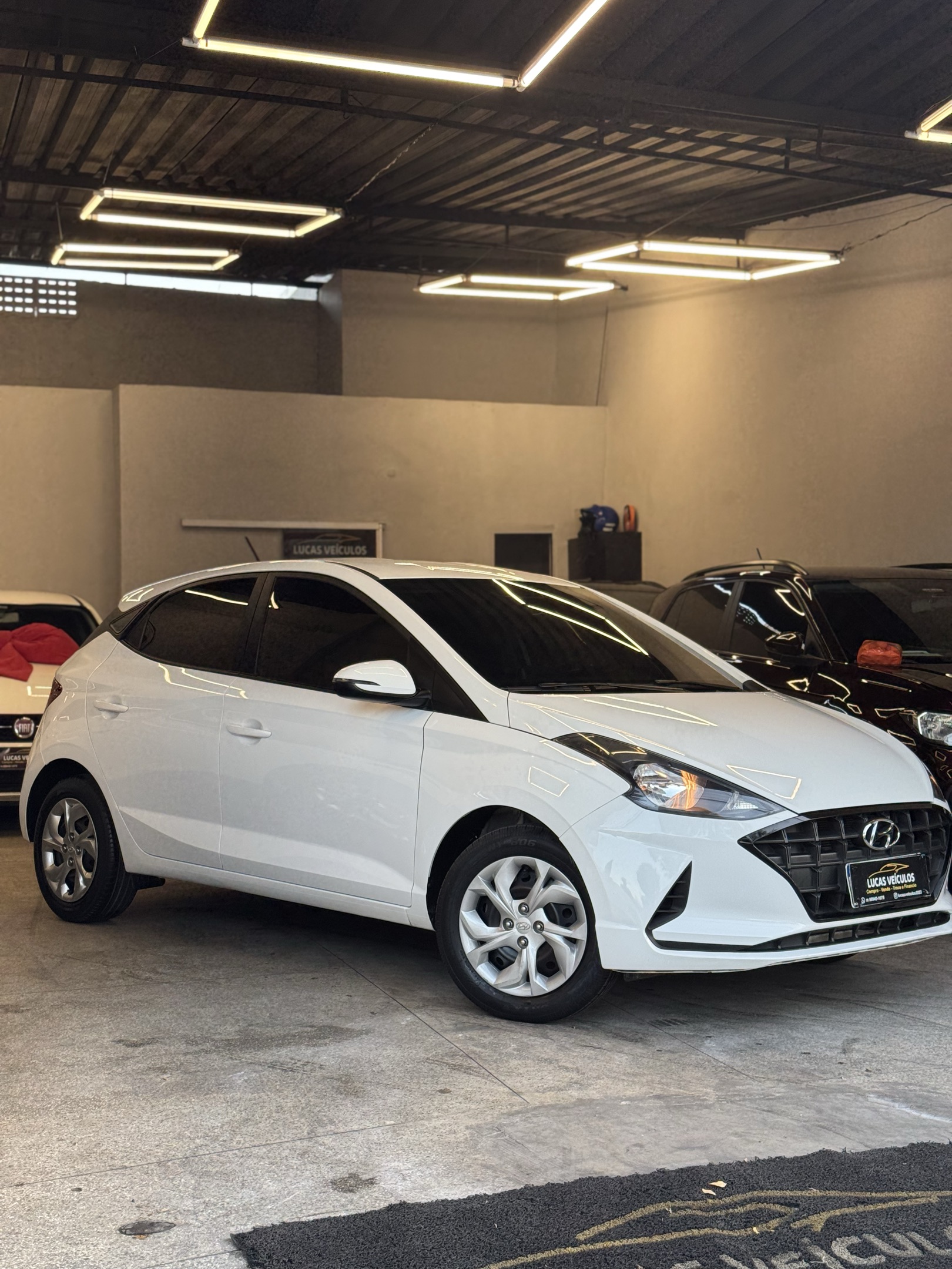 HYUNDAI HB20 3