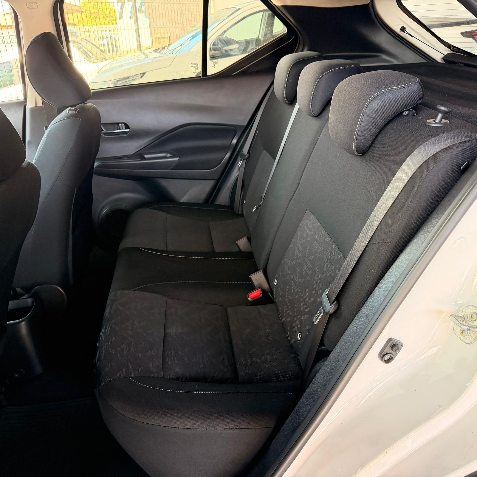Nissan KICKS 5