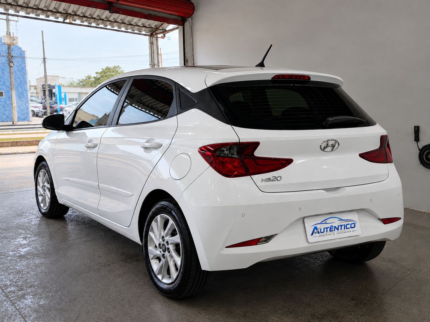 HYUNDAI HB20 3
