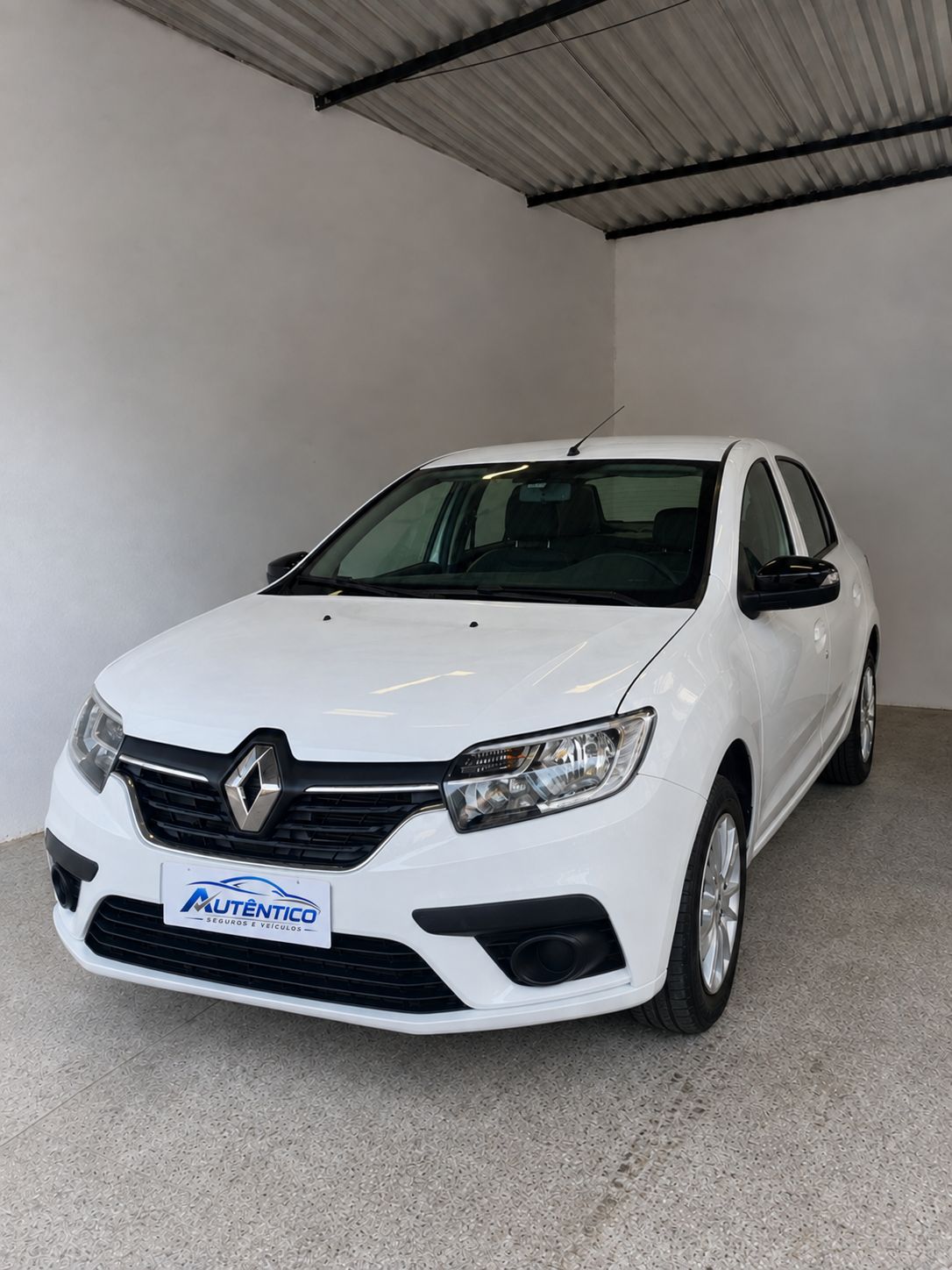 RENAULT LOGAN 2025