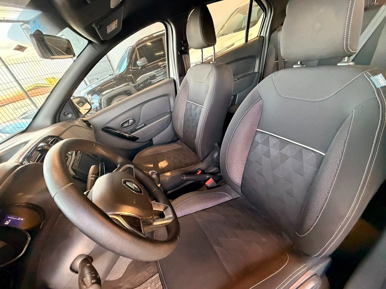 RENAULT LOGAN 4