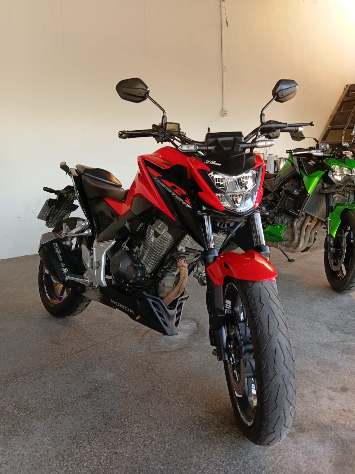 HONDA CB300F 2023