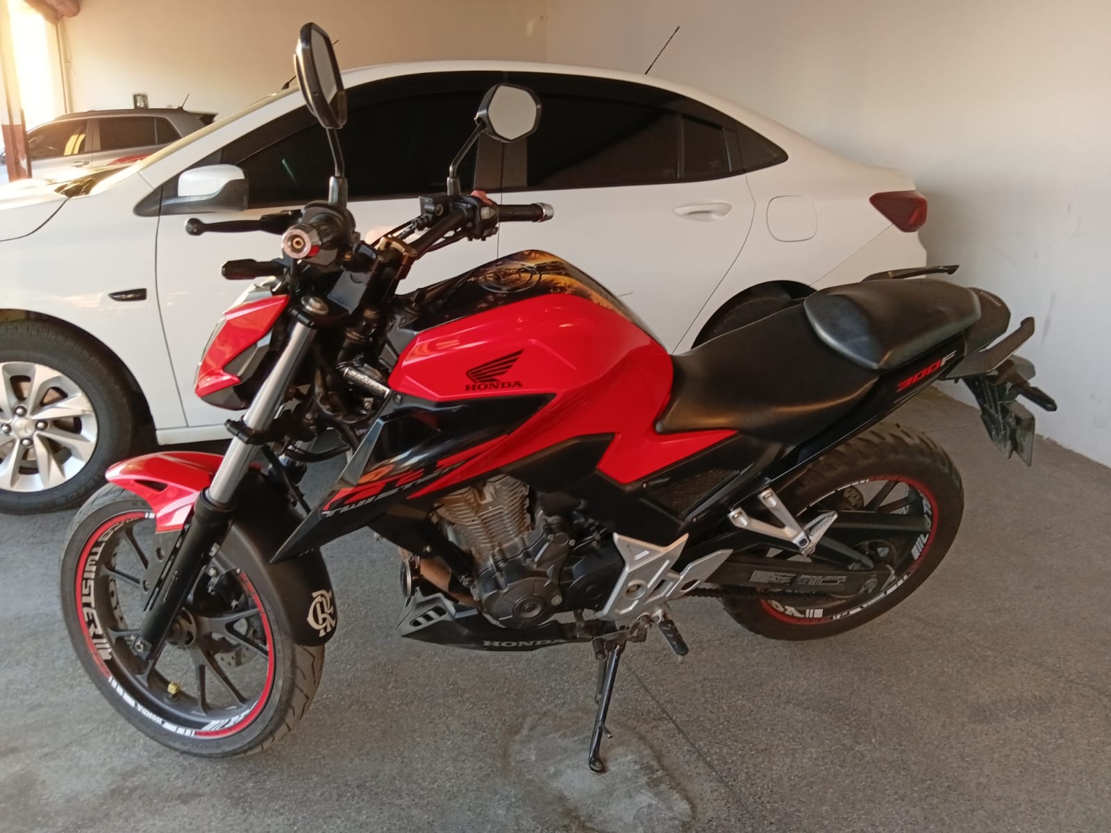 HONDA CB300F 4
