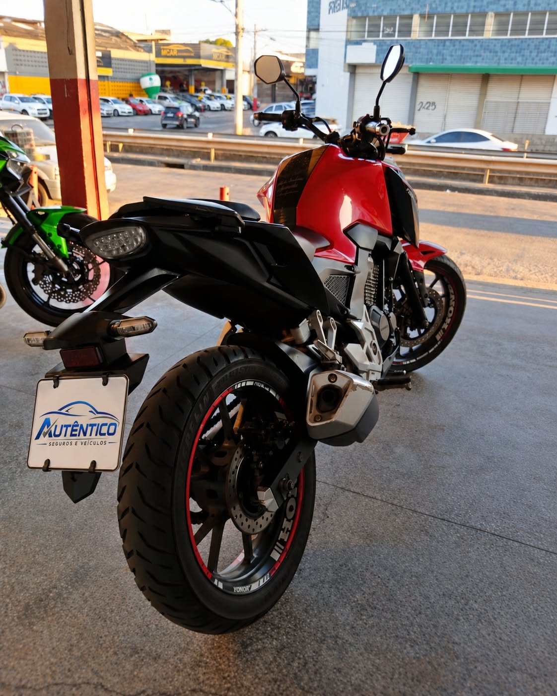 HONDA CB300F 6