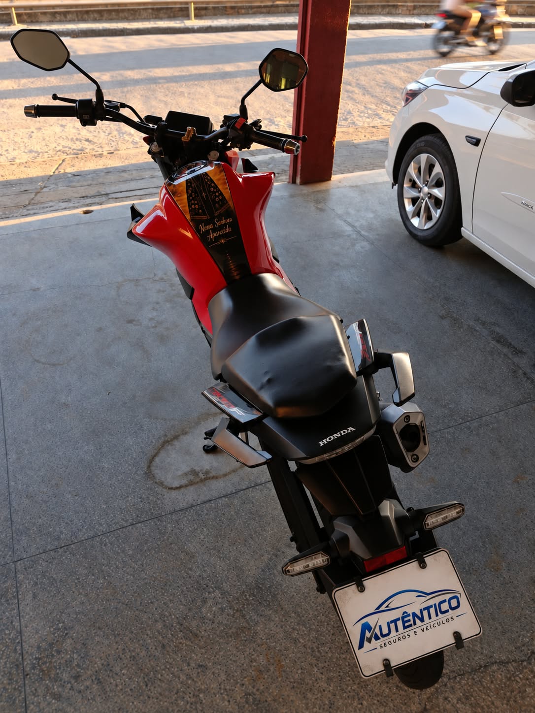 HONDA CB300F 8