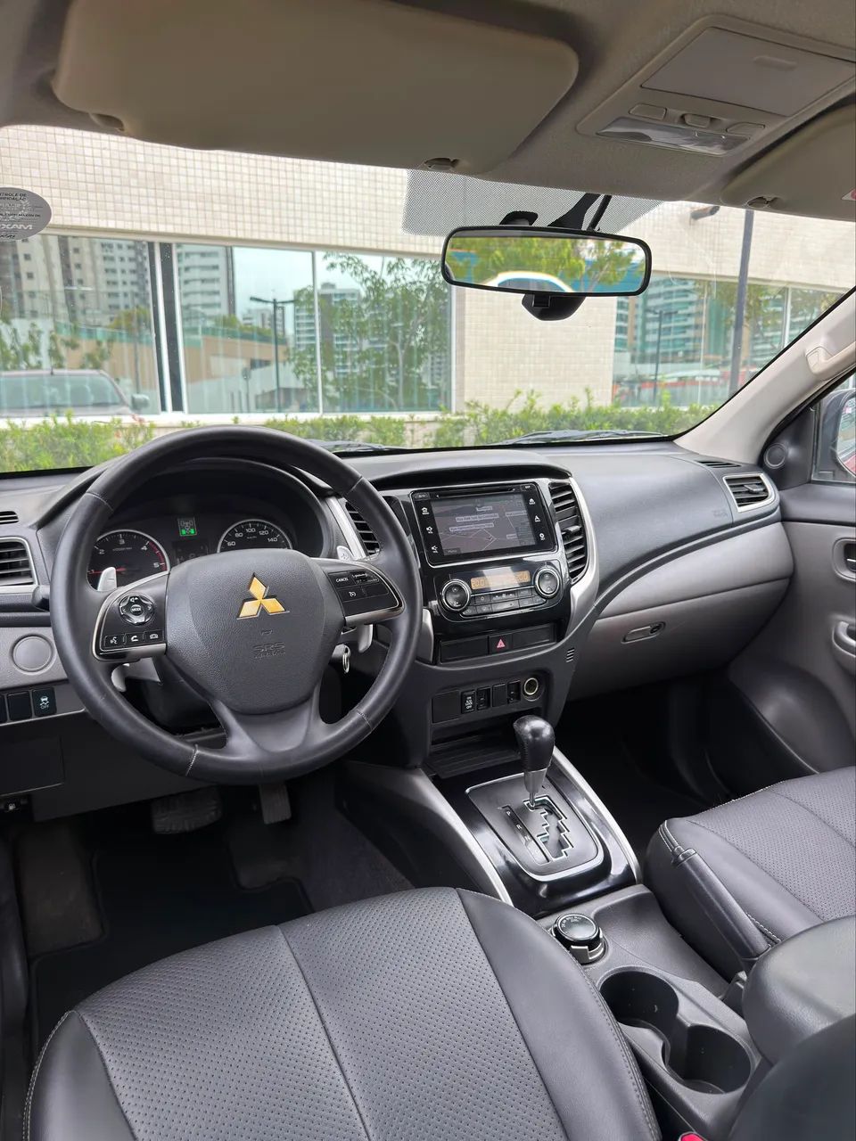 Mitsubishi L200 12