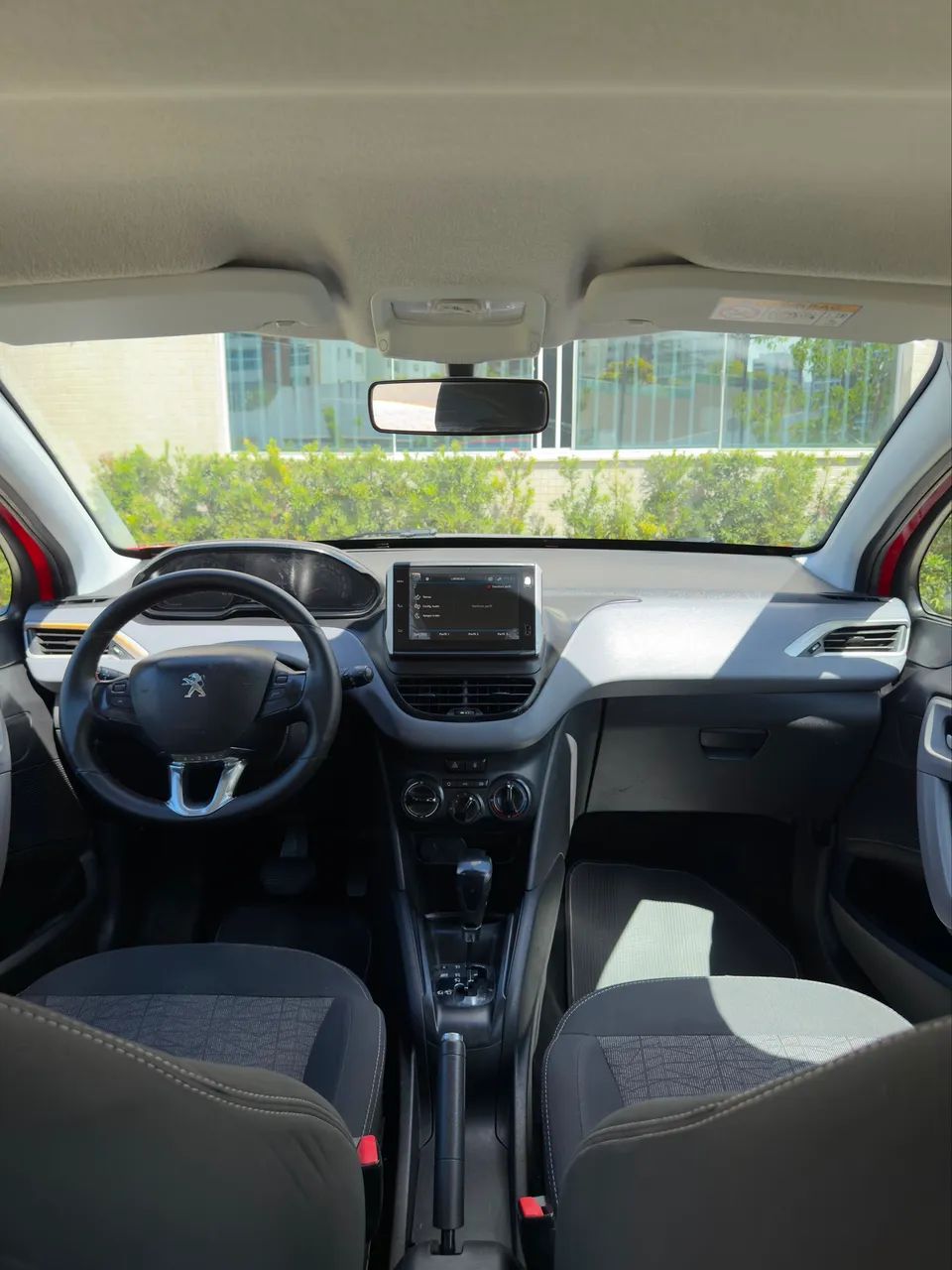 Peugeot 208 13