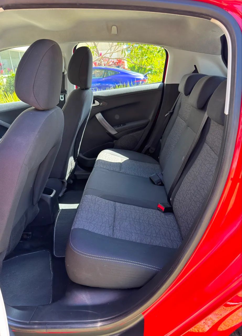 Peugeot 208 16