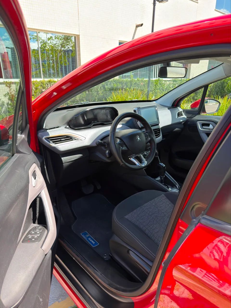Peugeot 208 12