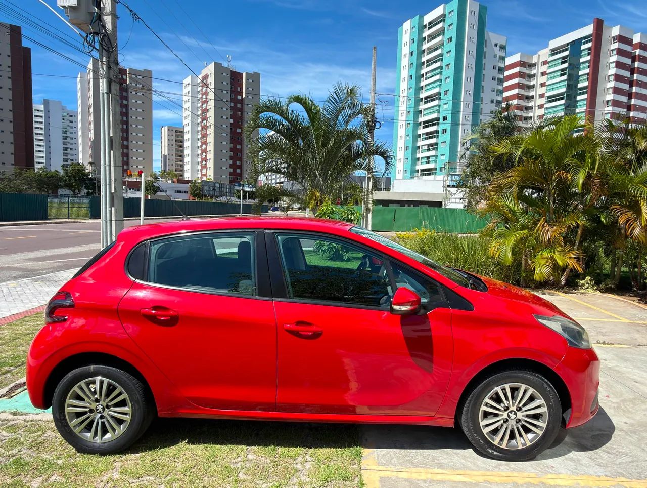 Peugeot 208 5