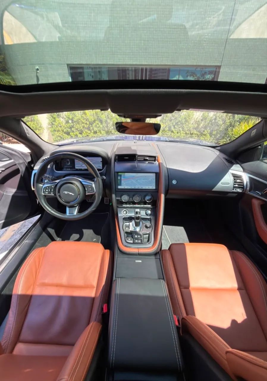 Jaguar F-TYPE 10
