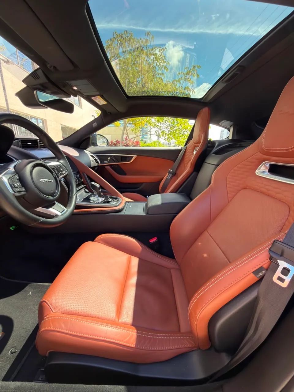 Jaguar F-TYPE 12