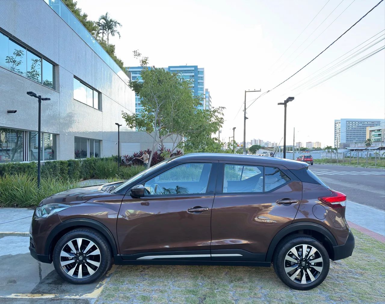 Nissan KICKS 4