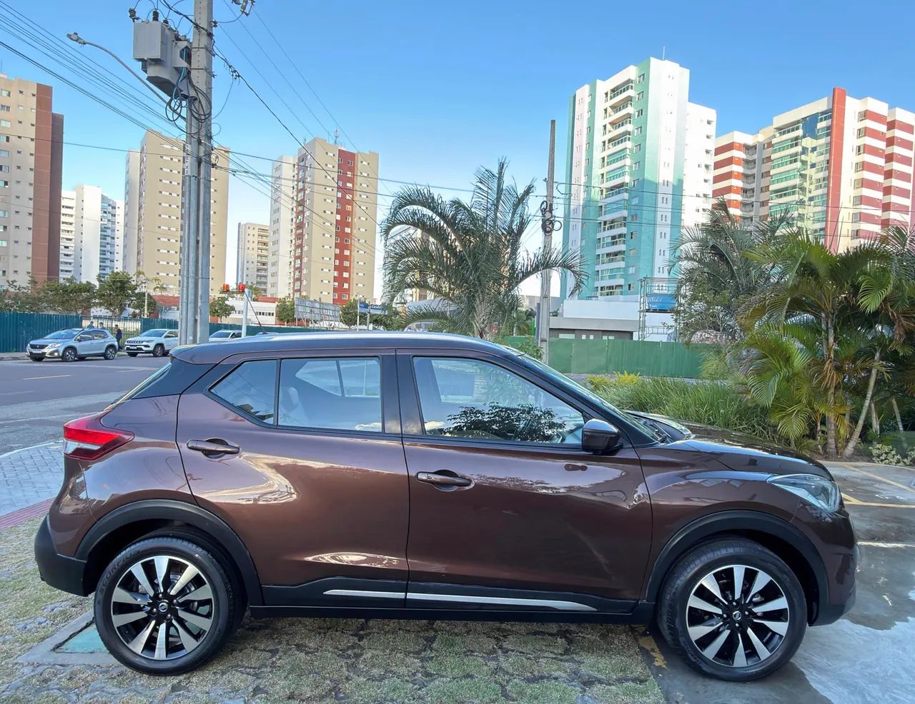 Nissan KICKS 5