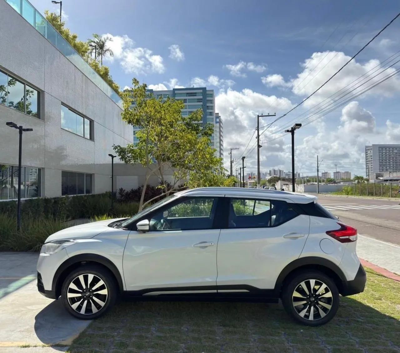 Nissan KICKS 5