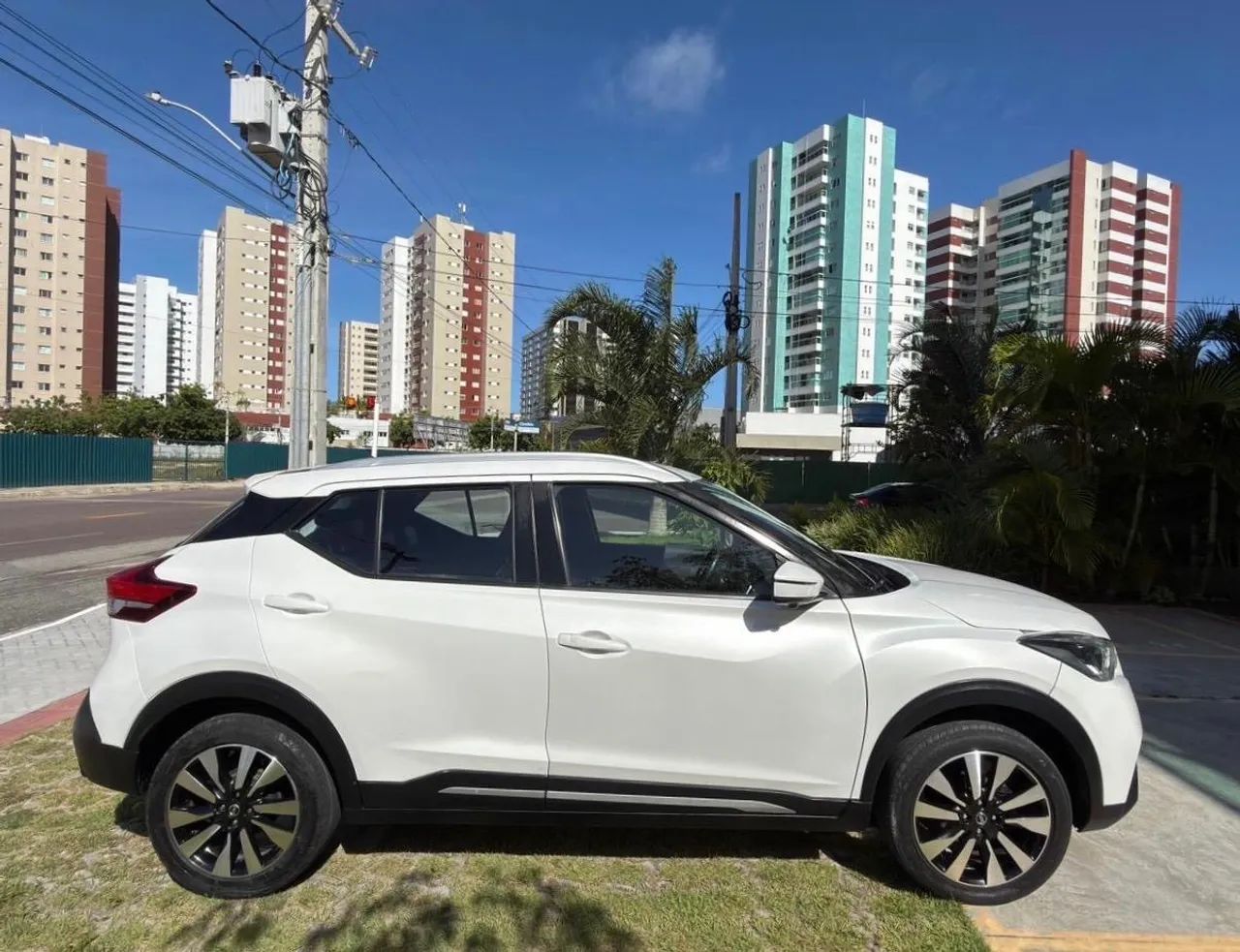 Nissan KICKS 4