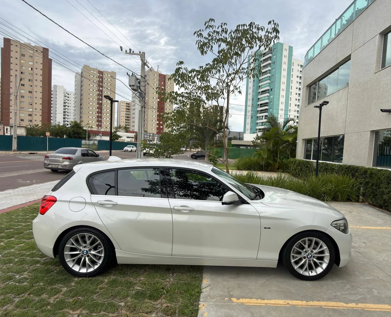 BMW 120I 4