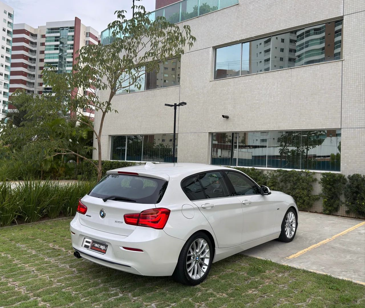 BMW 120I 6