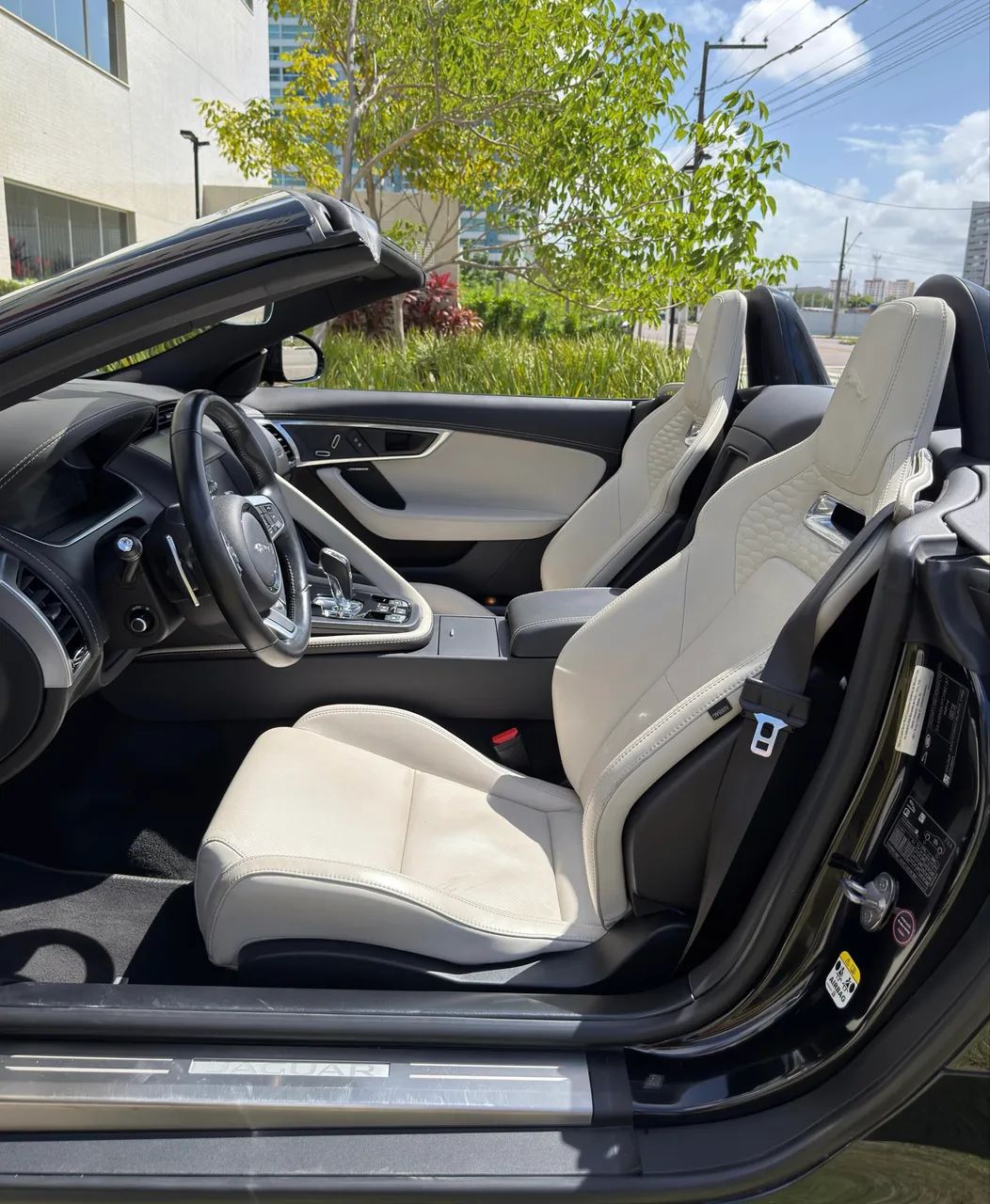 Jaguar F-TYPE 13