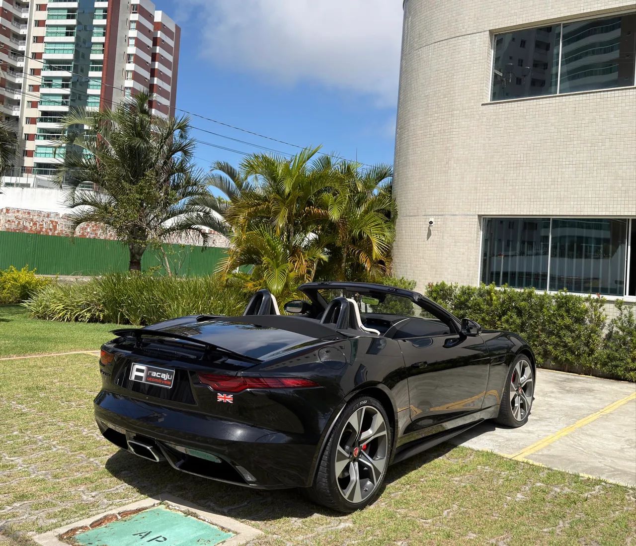 Jaguar F-TYPE 4