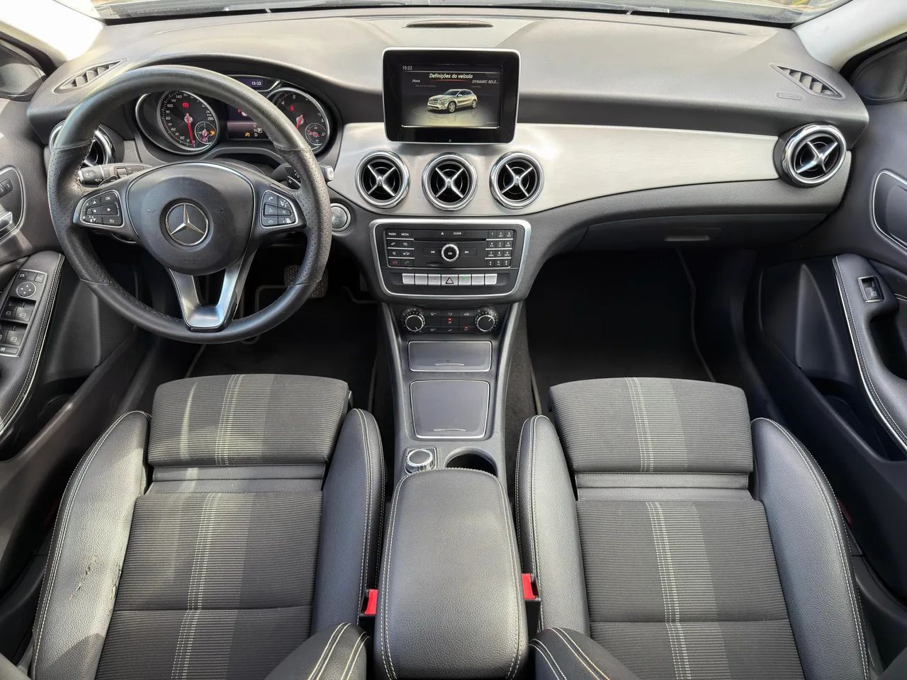 Mercedes-Benz GLA 10