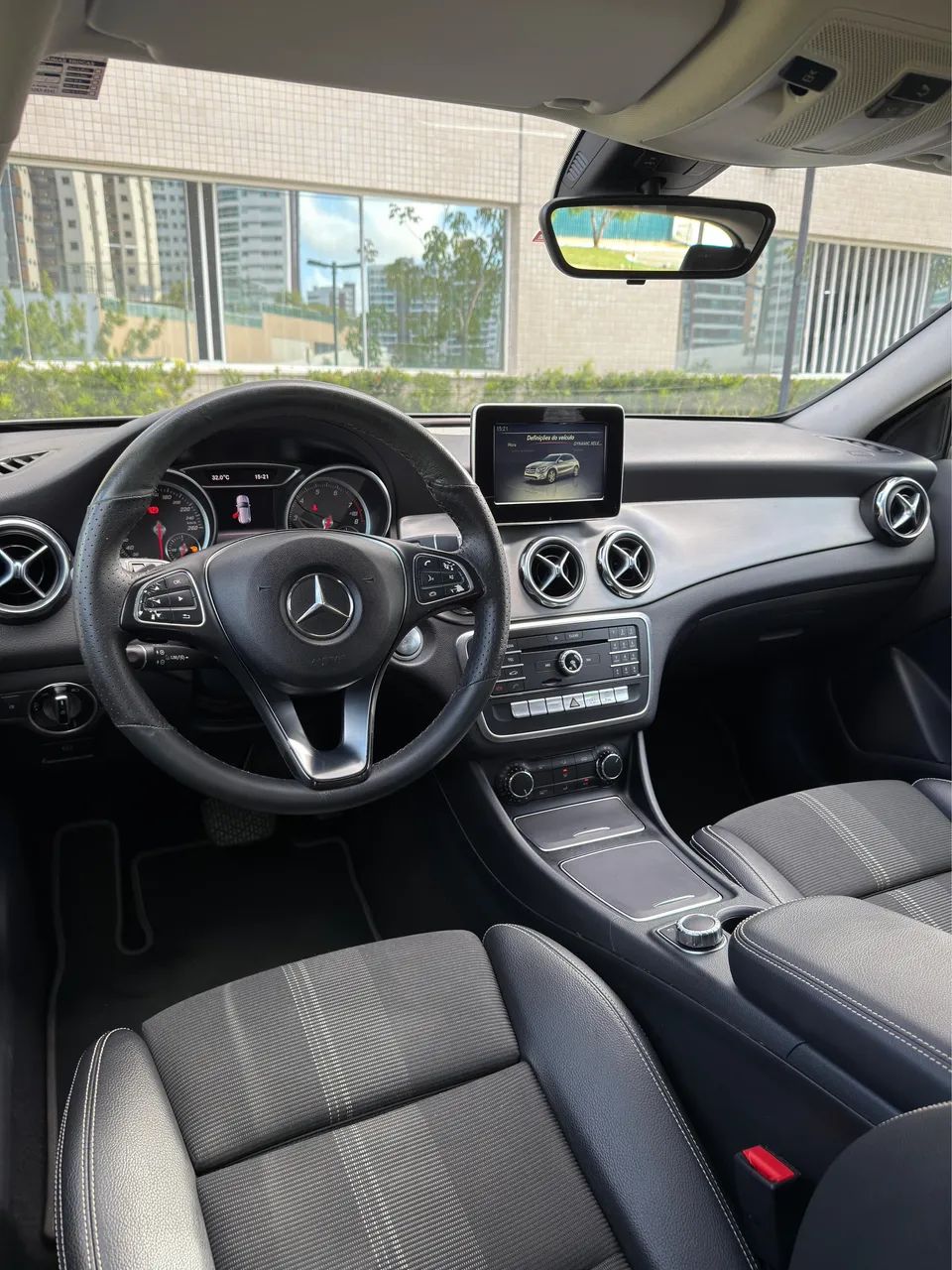 Mercedes-Benz GLA 12