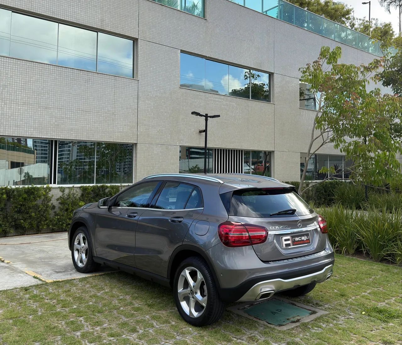 Mercedes-Benz GLA 8