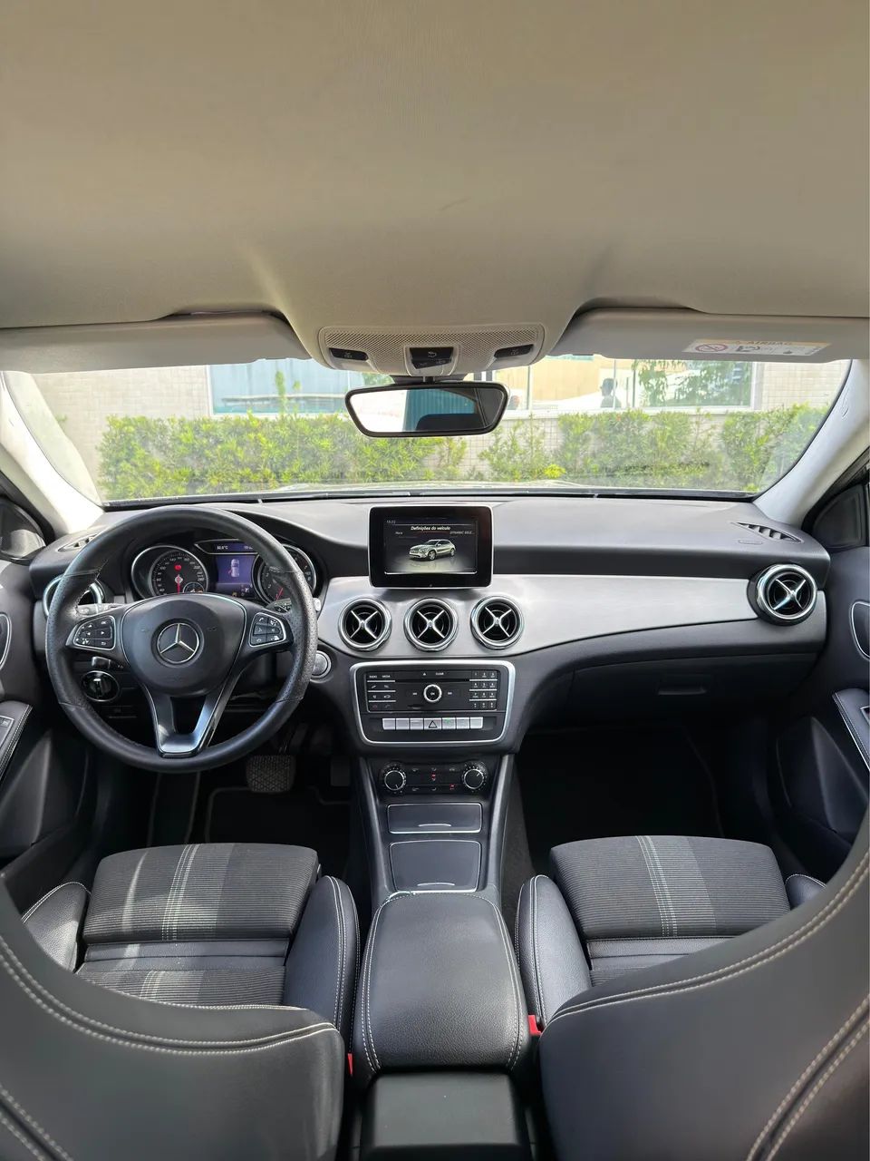 Mercedes-Benz GLA 9