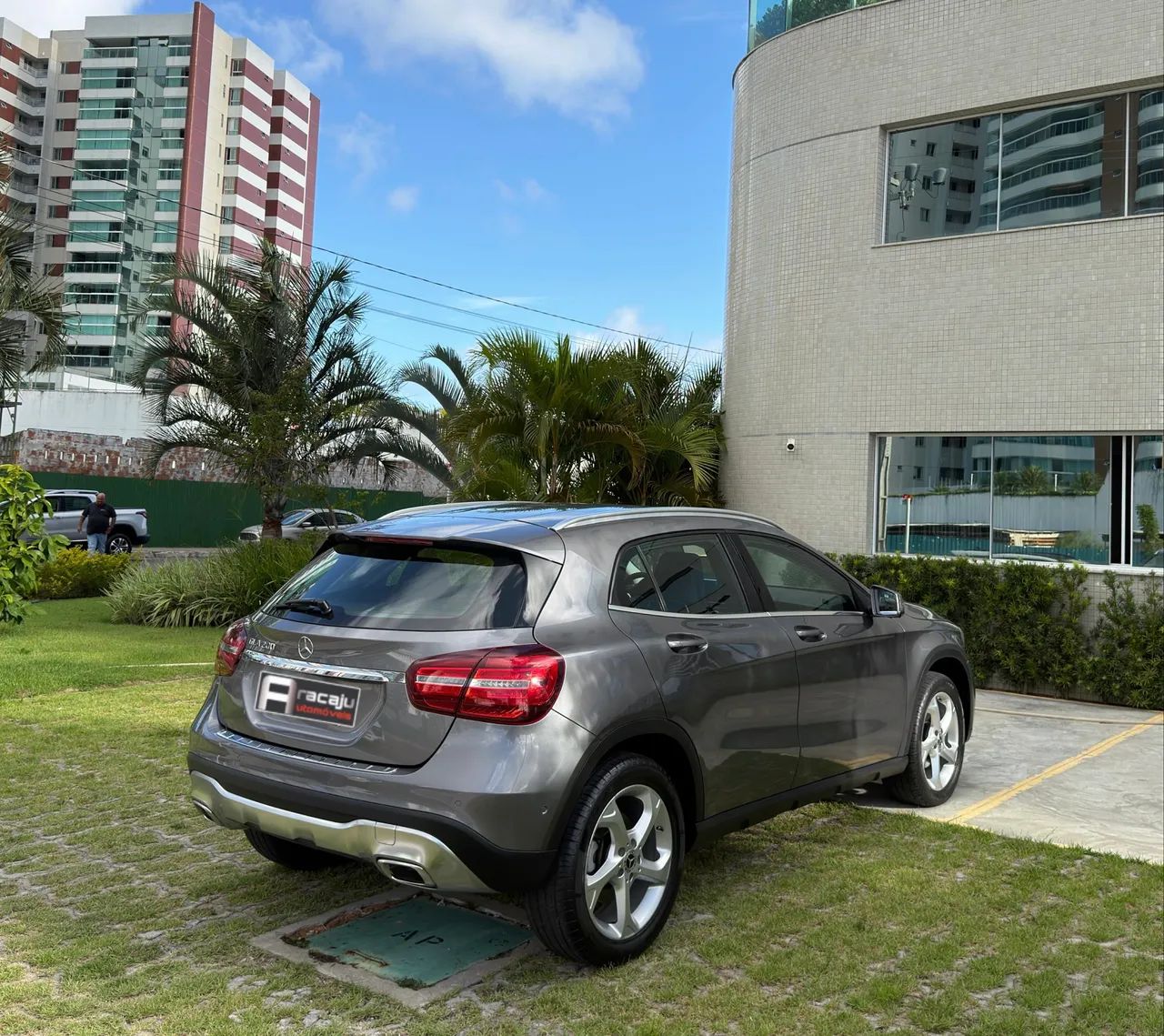 Mercedes-Benz GLA 4