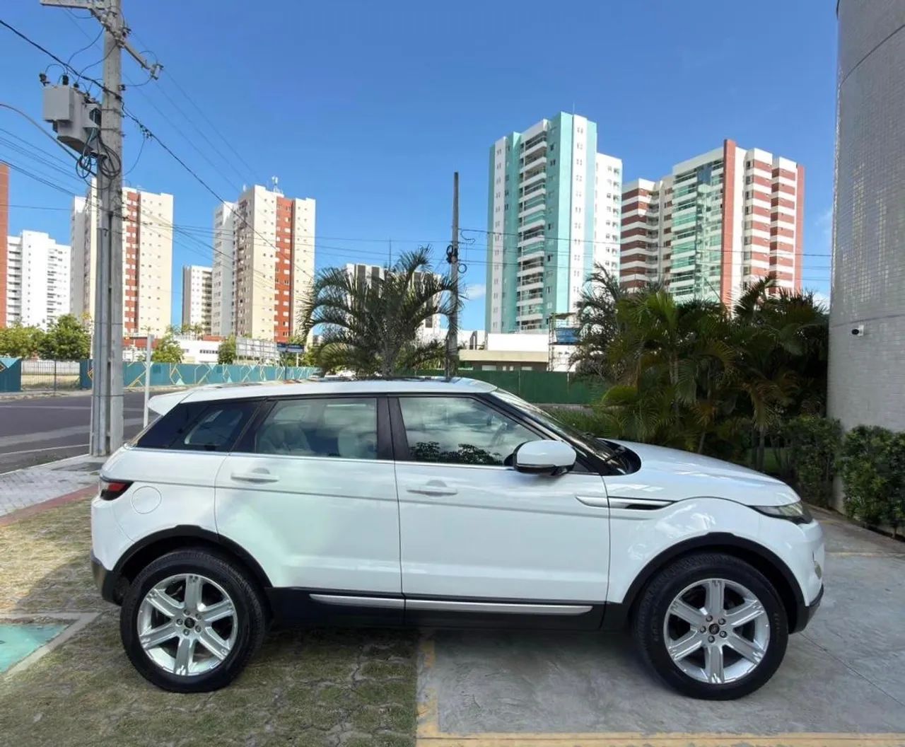 Land Rover RANGE-ROVER 6