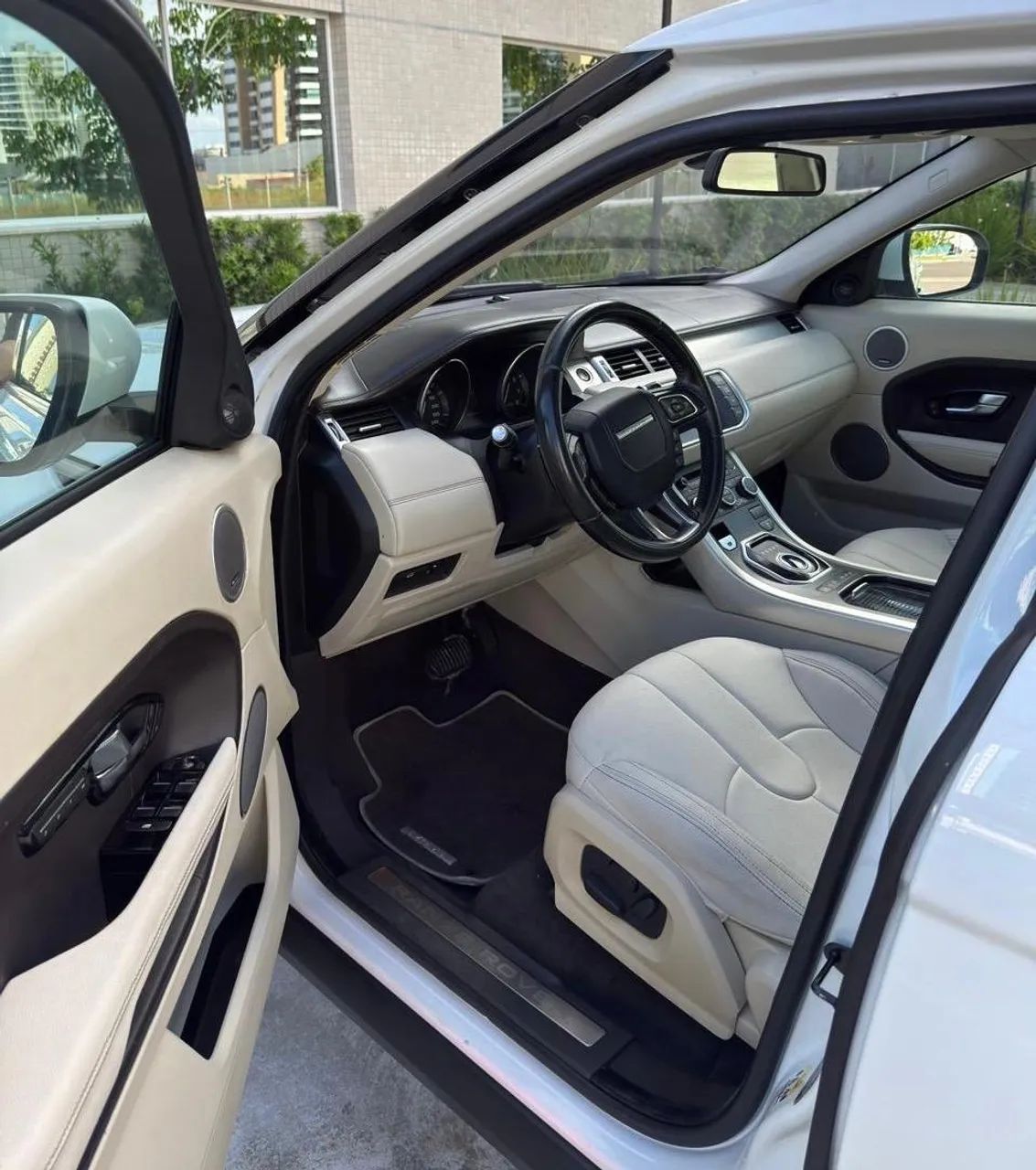 Land Rover RANGE-ROVER 14