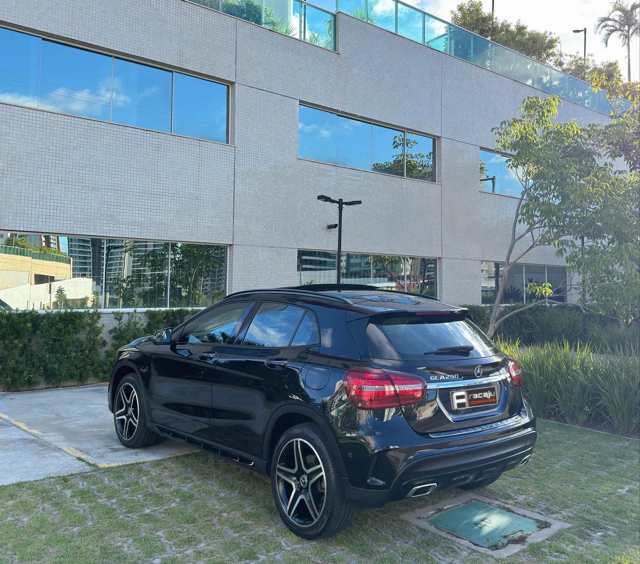 Mercedes-Benz GLA 8