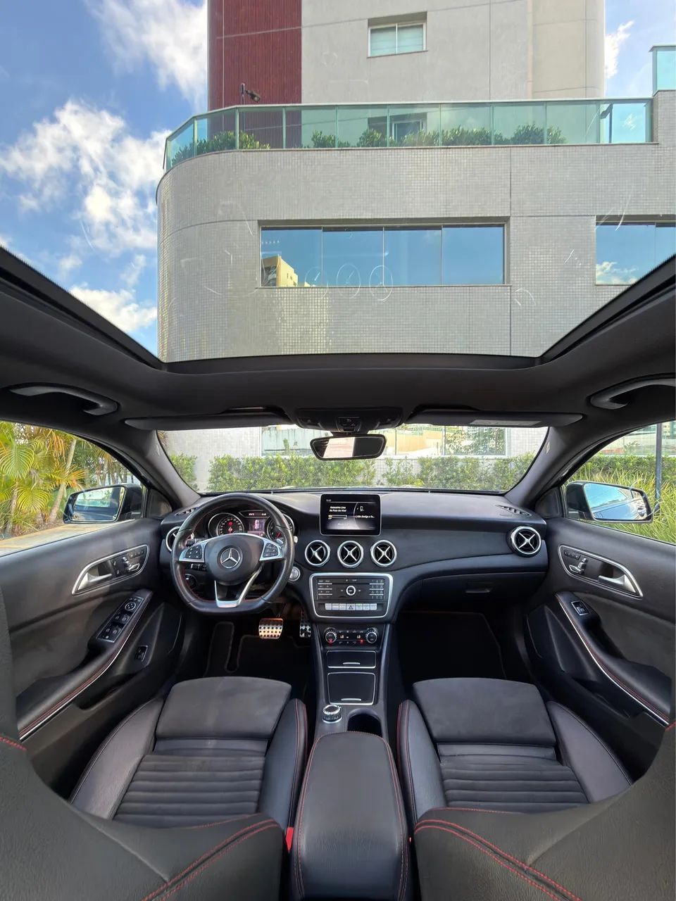 Mercedes-Benz GLA 10