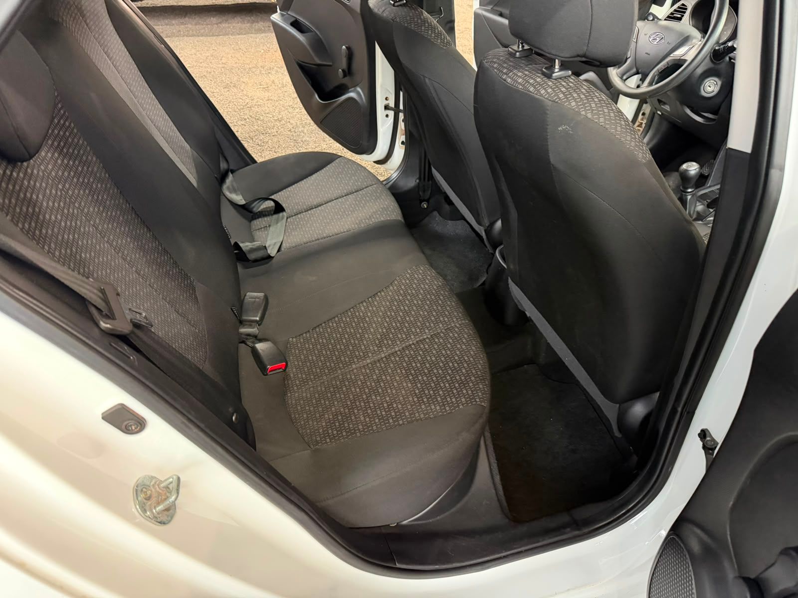HYUNDAI HB20 10