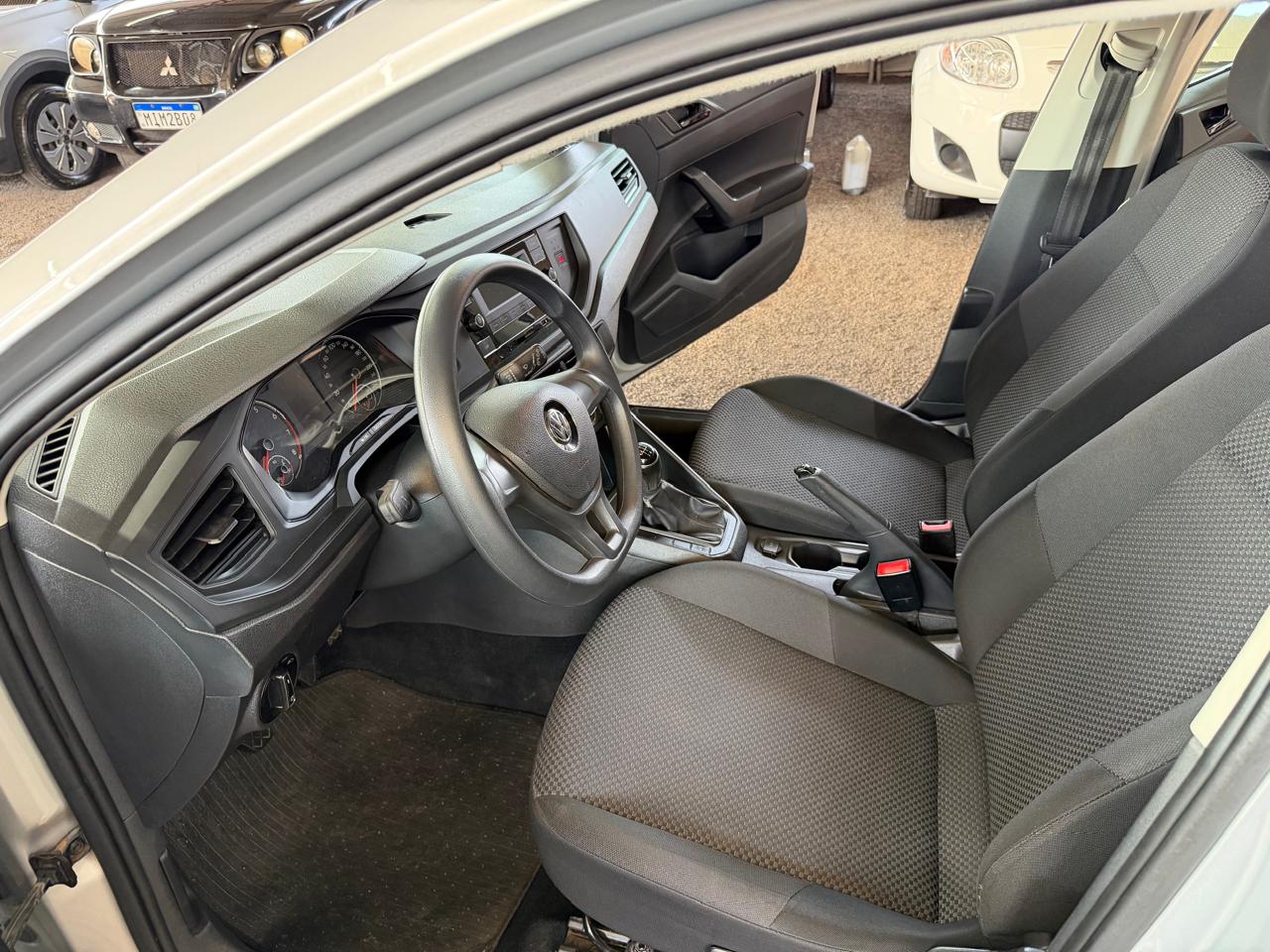 VOLKSWAGEN POLO 8