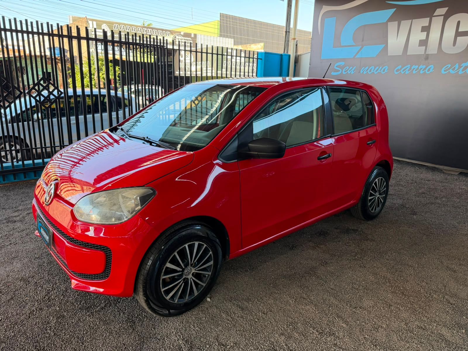 VOLKSWAGEN UP 3