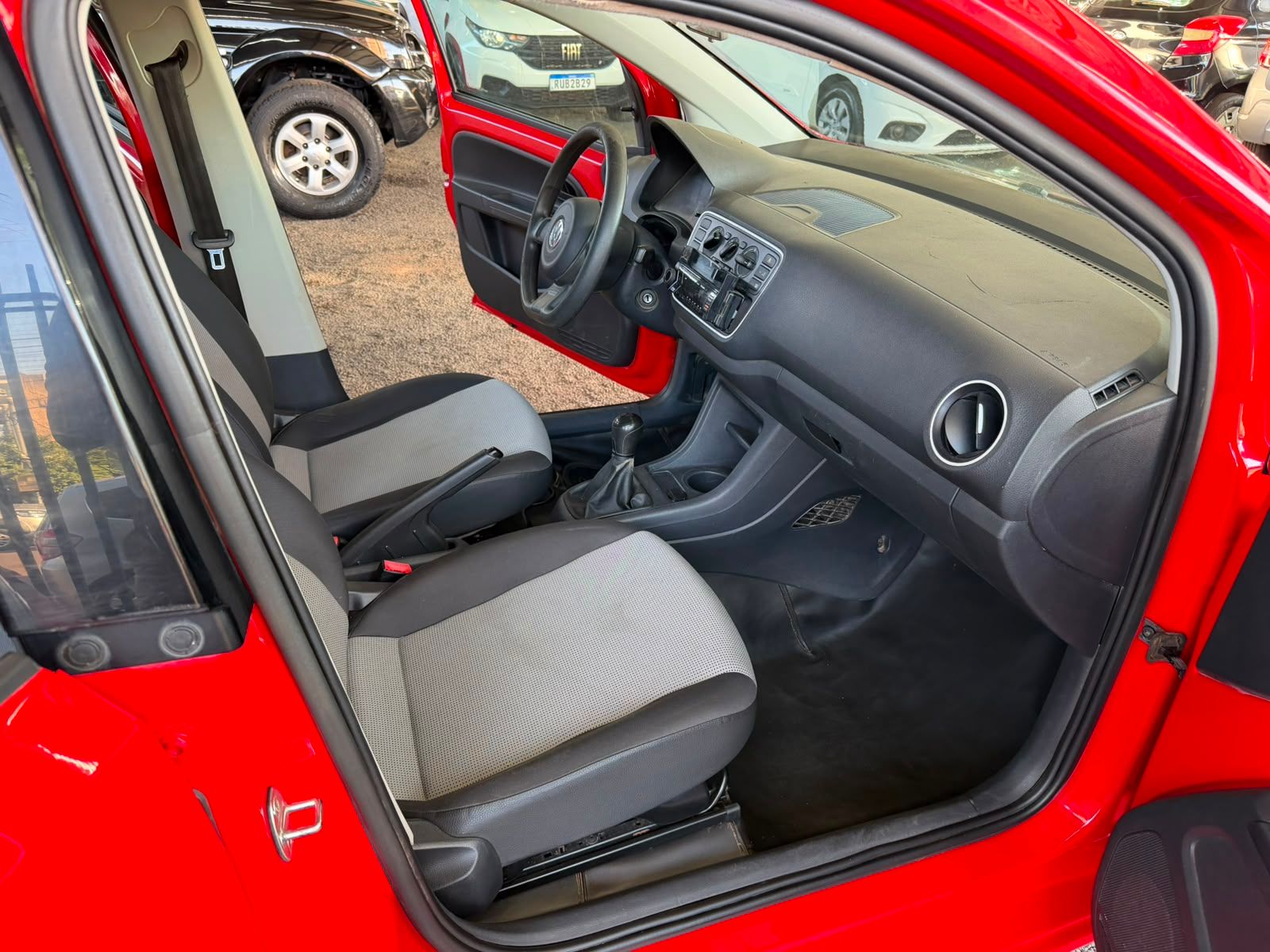 VOLKSWAGEN UP 9