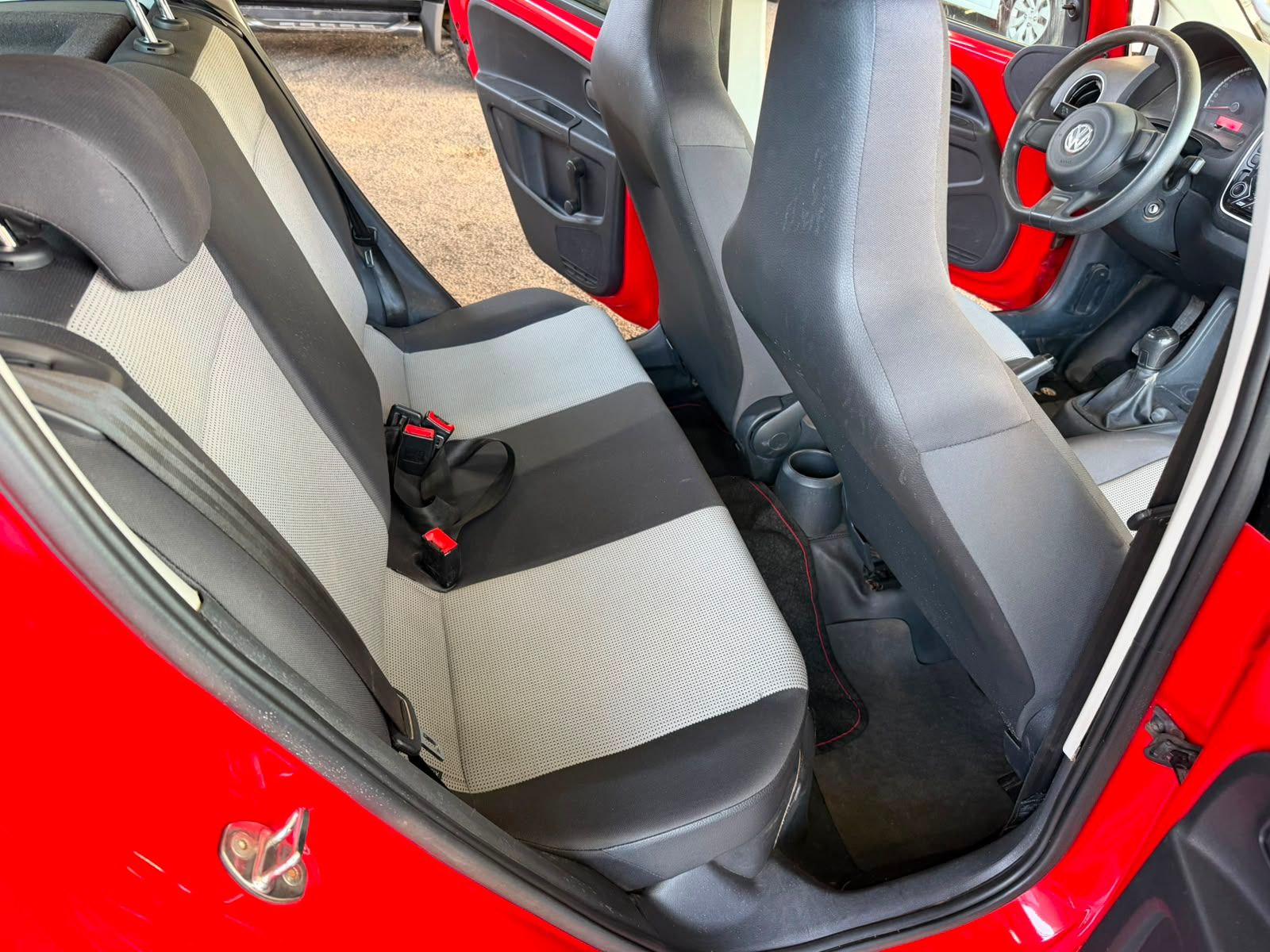 VOLKSWAGEN UP 11