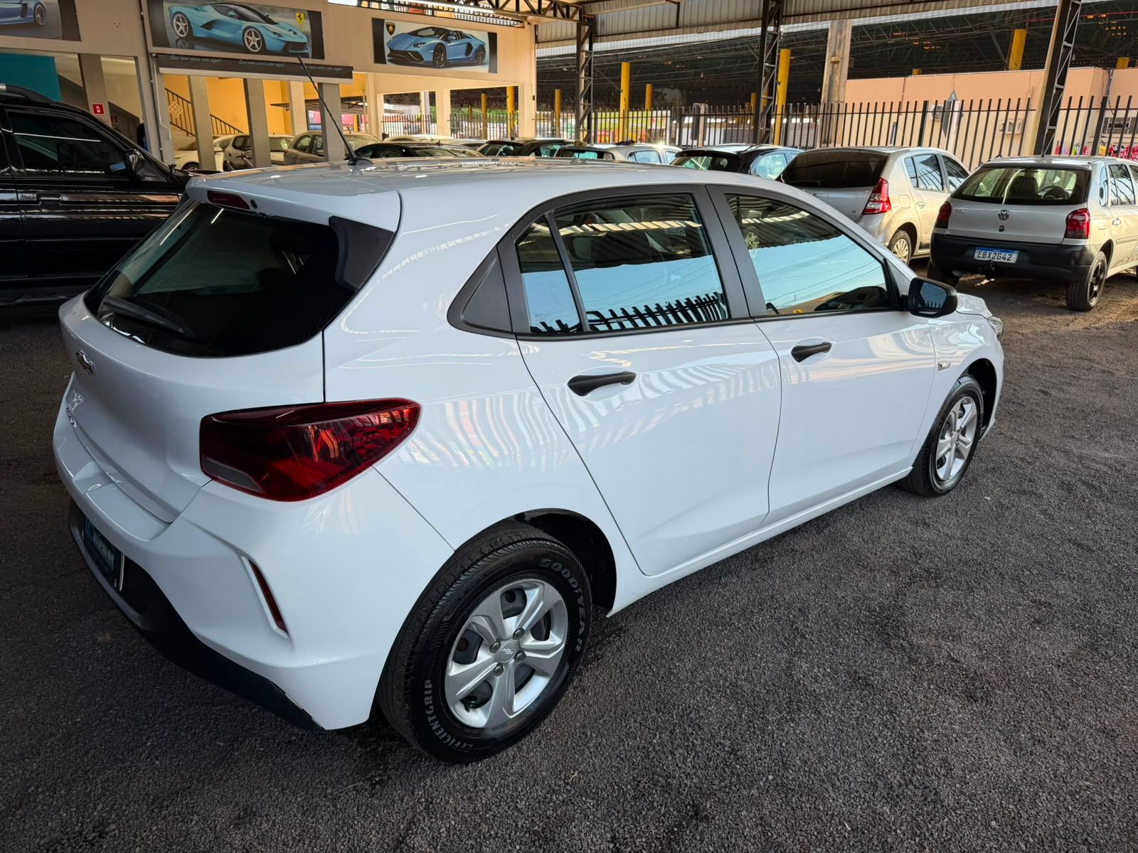 CHEVROLET ONIX 4