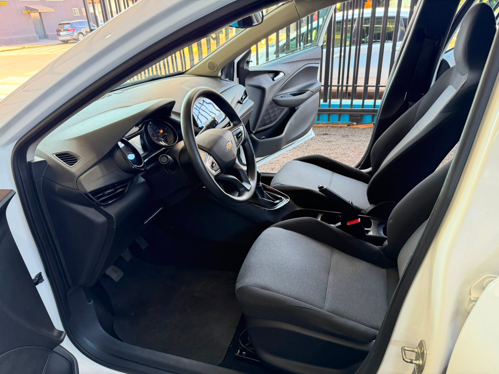 CHEVROLET ONIX 8