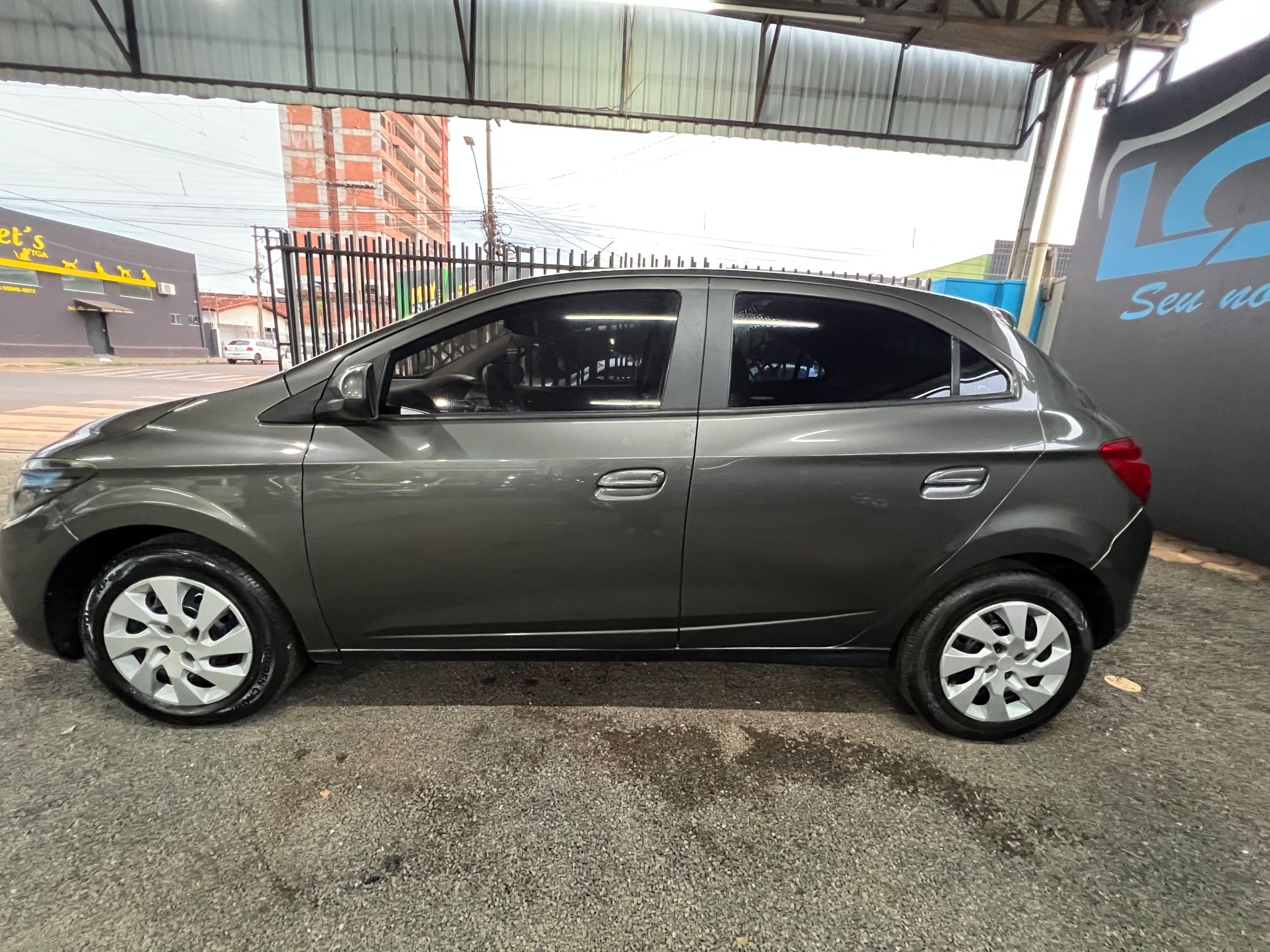 CHEVROLET ONIX 8