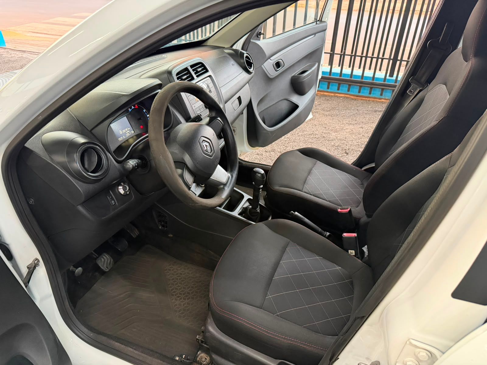 RENAULT KWID 8