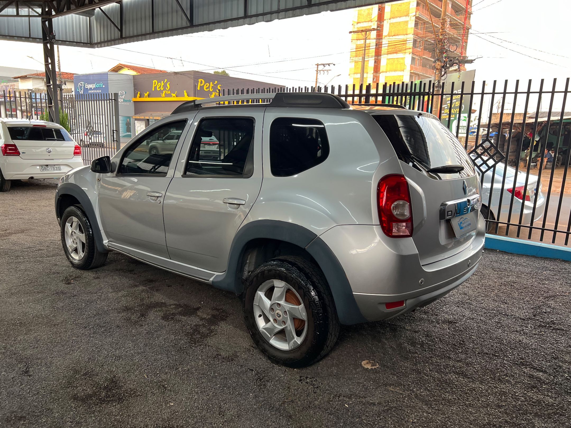 RENAULT DUSTER 4