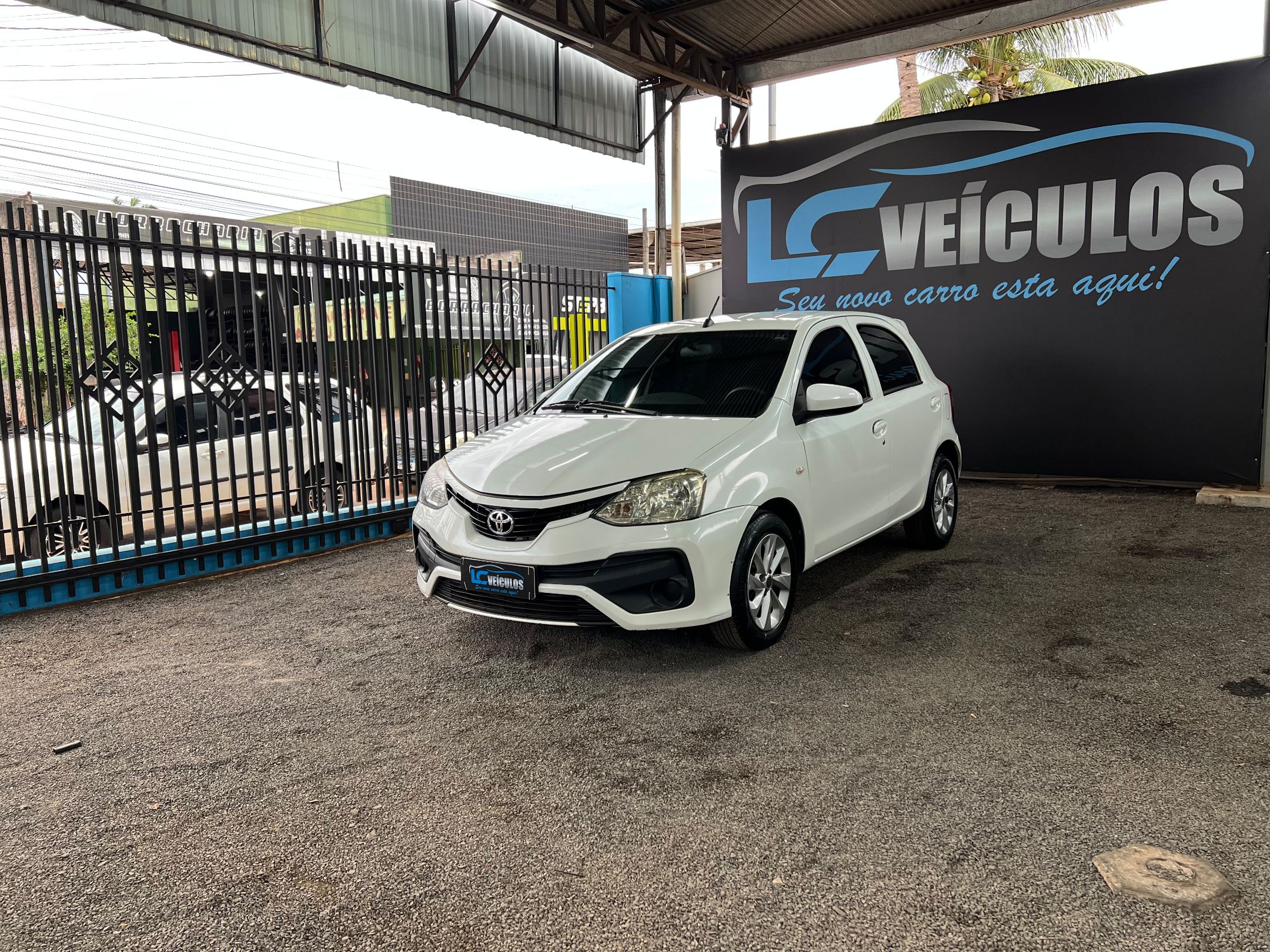 TOYOTA ETIOS 3