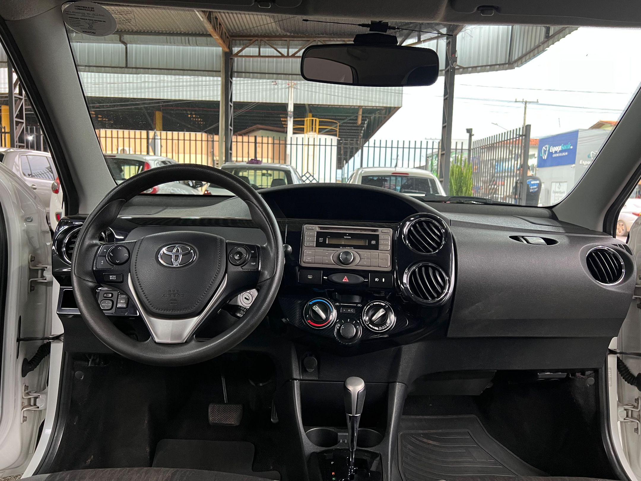 TOYOTA ETIOS 10