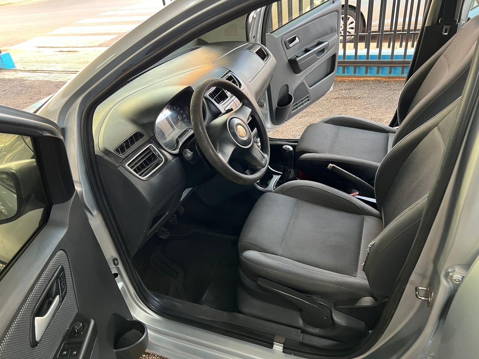 VOLKSWAGEN FOX 10
